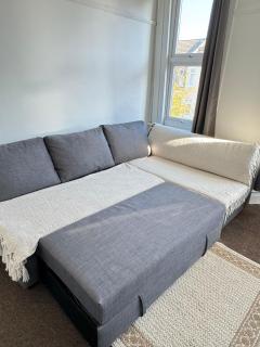 Cottage Flat 2BD Leyton Near Central Line - Sleeps 10 - 1