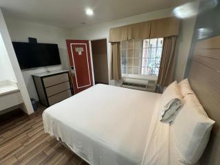 Town and Country Inn - 2