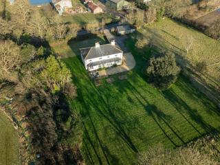 Hawthorn Farmhouse - 7