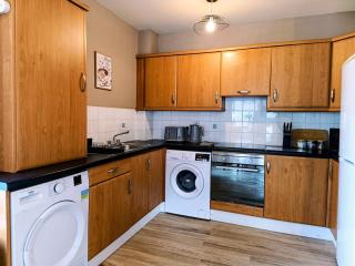 Central Apartment, Parking, Ground Floor, Sleeps 6 - 6