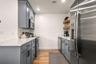 Near Downtown Stylish 2BR With Amazing Patio - 4 - 1