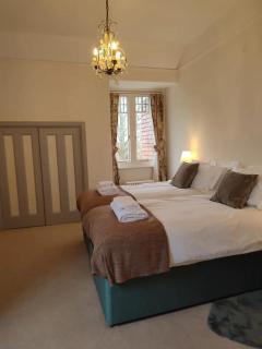 Arnewood Manor - 4