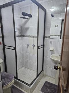Confortable apartamento segundo piso, cerca al Aeropuerto El Dorado - 2