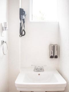 The Sea Front Inn - 8