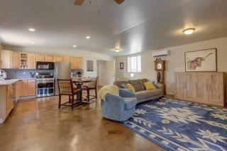 Oro Valley Guest House with Roof Top Views - 8