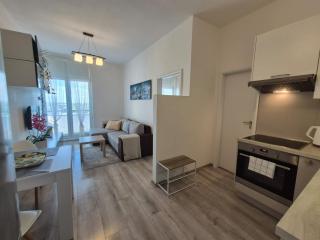 Cosy 2 bedroom flat close to the town with parking - 9