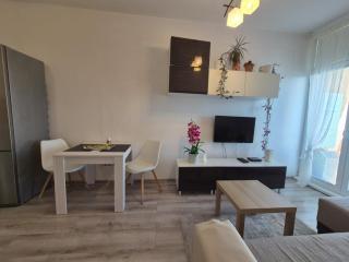 Cosy 2 bedroom flat close to the town with parking - 7