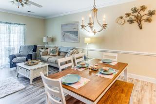 Golf Getaway by Casino, Dolphin Cruises and Beach! - 4