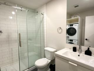 Lovely One-Bedroom in Vibrant Plateau Mont-Royal - 9