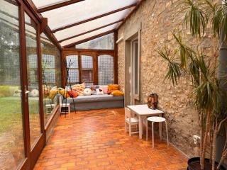 Maison familiale climatisée, jardin cinema et jeux - 1