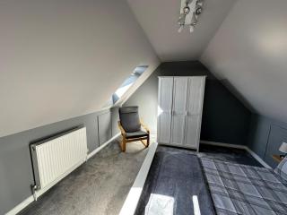 Atworth Haven: 4-Bed Home with Garden - Atworth - 4