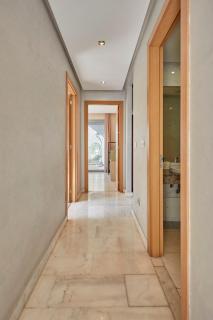 Appartement Élégant avec Piscine Moderne - 7