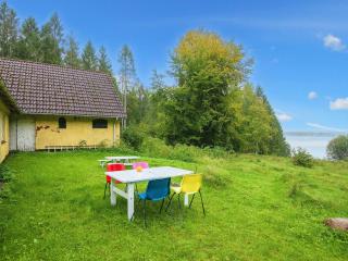 Lakeside Holiday Home with Forest - 5