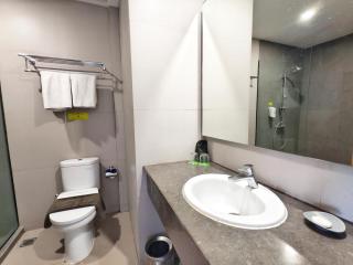 The West Cove Hotel - 8