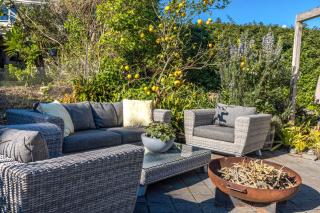 Waiheke Oasis - Your Summer Sanctuary - 9