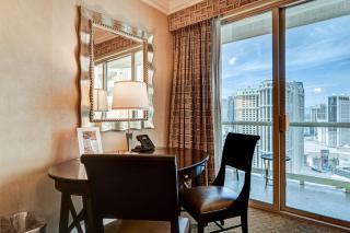 Suite Dreams at MGM Signature Pool View - 6