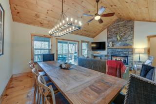 Sapphire Valley Resort Cabin with Fireplaces and Grill - 7