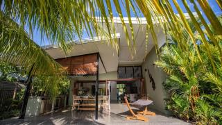 Tranquility by the Lake - Luxury Home Port Douglas - 3