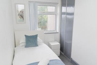 Family home, Convenient to Local Pubs, Takeaways - 4