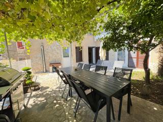 Flowers Apartments Pula, city center 2 - 3