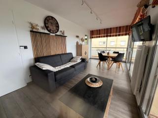 Appartement 6 personnes, terrasse, parking privatif - FR-1-837-50 - 6