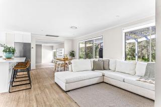 Home among the Gum Trees" - 10 mins to Vincentia - 7