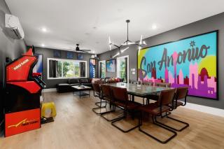 Rooftop Karaoke W City Views, Hottub, Pool, Games - 1