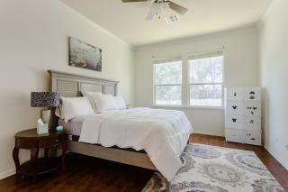 Round Rock Family Retreat 4BR 3BA Close to Shopping and Attractions Sleeps 10 - 4
