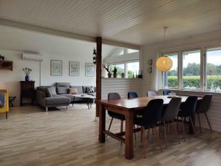 Charming Holiday Home Near The Beach - 1