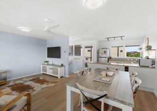 Pippi Sands - LJHooker Yamba - 4