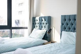 Spacious 3-Bedroom Apartment with Lifestyle Amenities Lyneham - 4