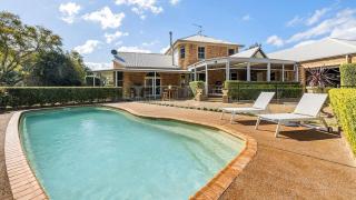 The Entertainer’s Estate with Pool - 0