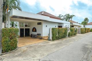V246 Spacious 4BR Near Pier Private Pool & Garden - 9