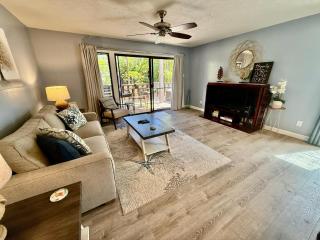 Kihei Resort 127 · KRS 127 Relaxing 1BD Condo w AC Pool Beach Ne - 9