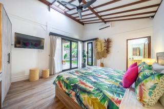 Villa Lebah Seminyak - 2