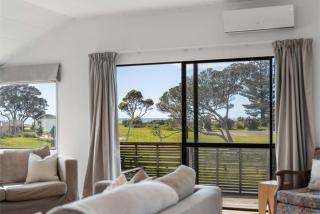 Reserve View Retreat - Waihi Beach Holiday Home - 3