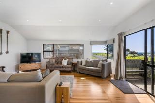 Reserve View Retreat - Waihi Beach Holiday Home - 1