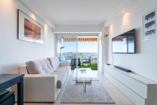 Apartment with Terrace Pool & Beach Access - 9