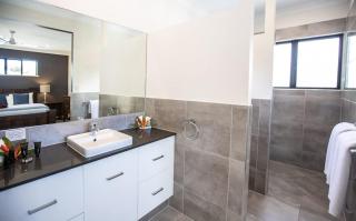Cowrie Beach House Port Douglas - 4