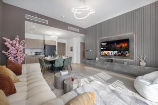 Restay Homes at Act Towers by Emaar - Pool access with Burj View included - Luxury Apartments in Downtown - 2
