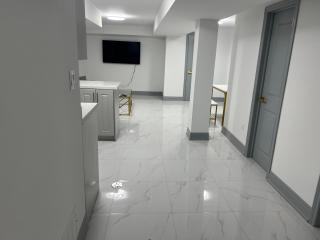 Modern 1-Bedroom Plus DenApartment in Markham with Free Parking - 6