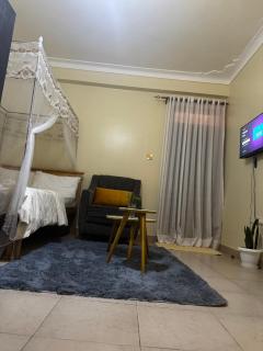 Ciara's Home Entebbe - 9