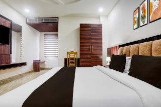 Super Townhouse Bela Road Varanasi City Railway Station Formerly Srijan Grand - 3