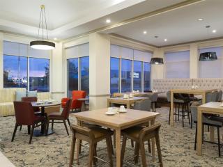 Hilton Garden Inn Albuquerque Airport - 3