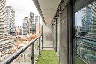Luxury 1B Condo in Downtown - 9
