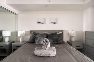 Luxury 1B Condo in Downtown - 5
