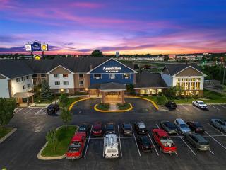 AmericInn by Wyndham Green Bay East - 5