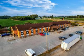 Super 8 by Wyndham Marston - 7
