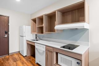 WoodSpring Suites Richmond Airport - 3