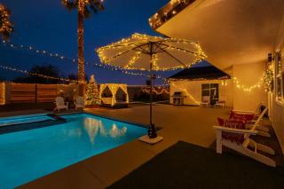 Poolside Cabana Retreat - Spa-Casita-GlowPits-MiniGolf-BBQ - 0